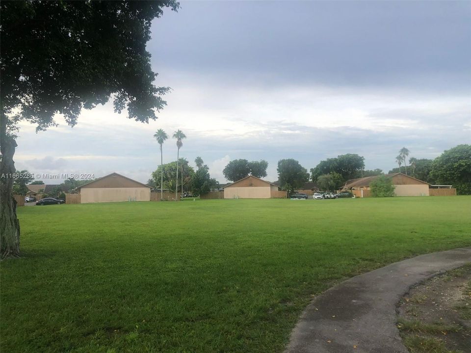 Vendido Recientemente: $350,000 (2 camas, 2 baños, 1032 Pies cuadrados)