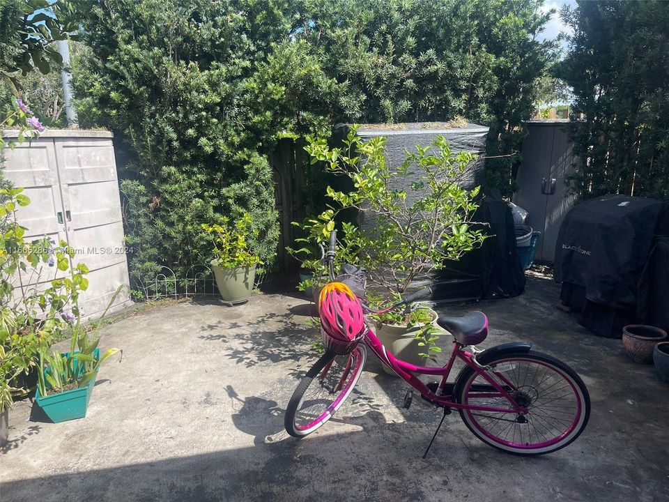 Vendido Recientemente: $350,000 (2 camas, 2 baños, 1032 Pies cuadrados)