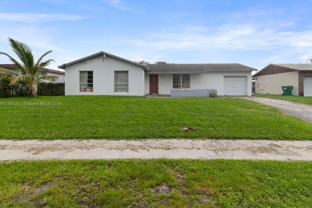 For Sale: $474,900 (3 beds, 2 baths, 1334 Square Feet)