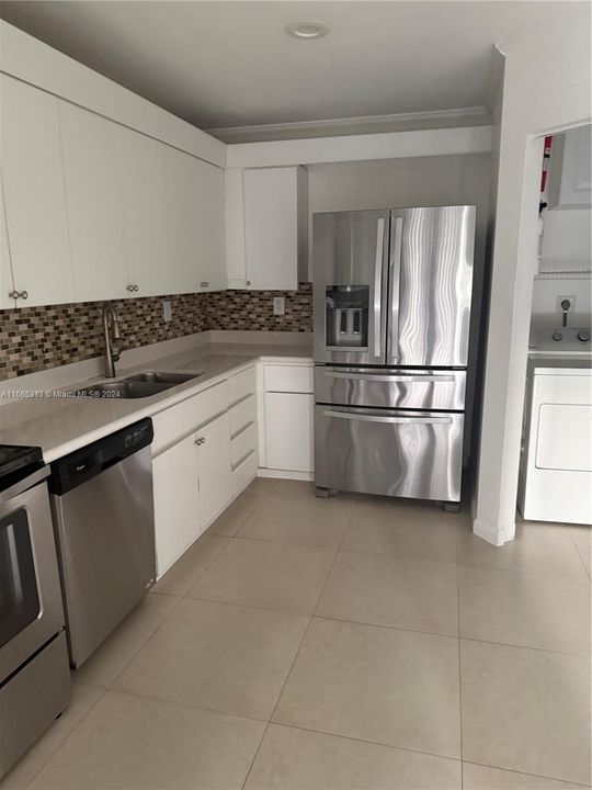 For Rent: $3,150 (3 beds, 2 baths, 1368 Square Feet)