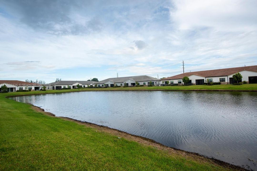 For Sale: $749,900 (3 beds, 2 baths, 1724 Square Feet)