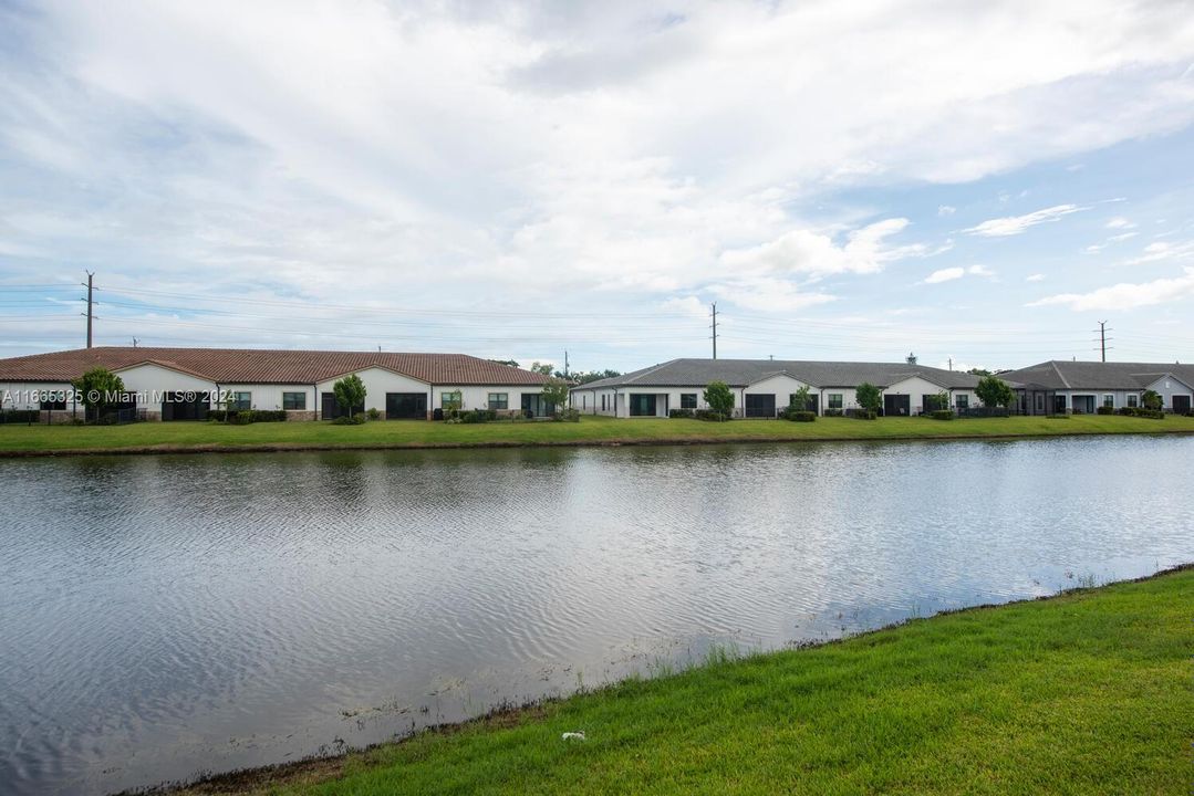 For Sale: $749,900 (3 beds, 2 baths, 1724 Square Feet)