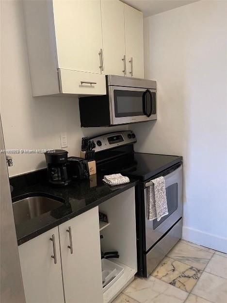 For Sale: $250,000 (1 beds, 1 baths, 453 Square Feet)