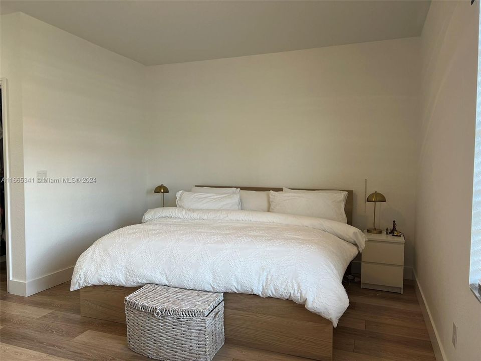 For Sale: $350,000 (2 beds, 2 baths, 1136 Square Feet)