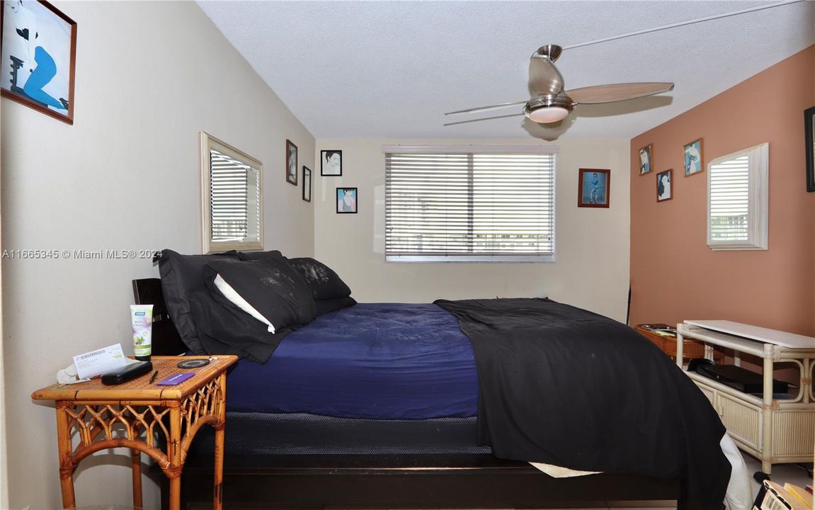 For Sale: $147,000 (1 beds, 1 baths, 768 Square Feet)