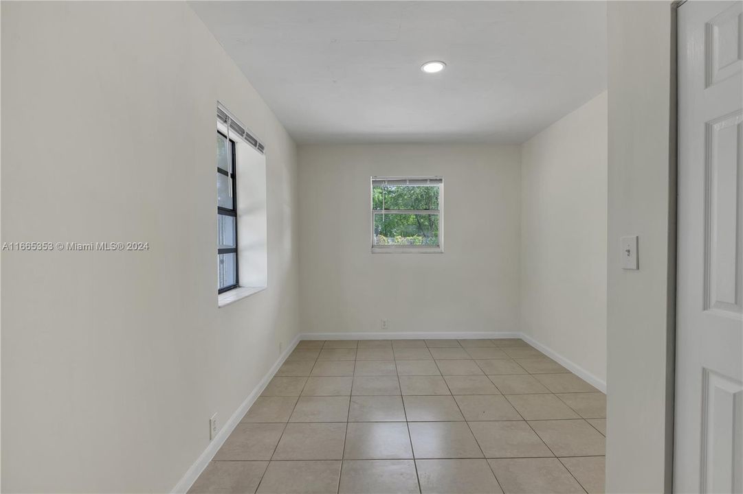 For Rent: $3,250 (3 beds, 2 baths, 2040 Square Feet)