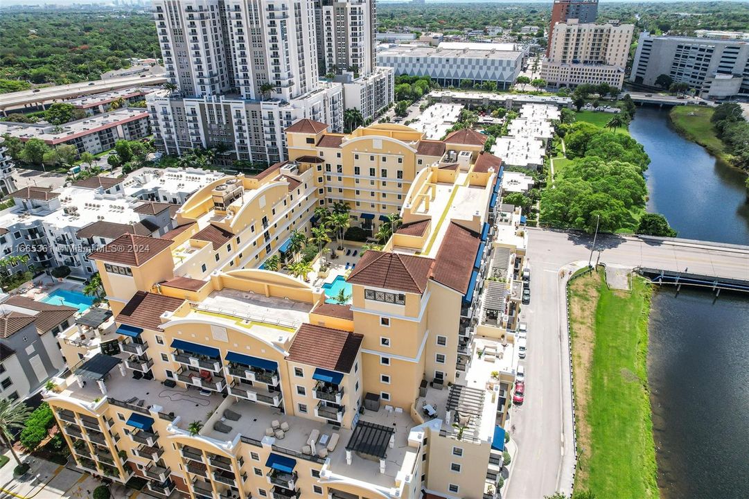 For Sale: $770,000 (2 beds, 2 baths, 1925 Square Feet)