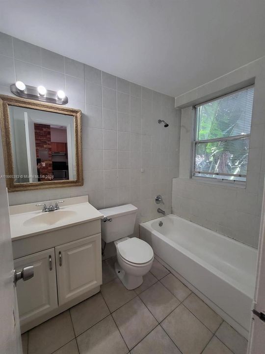 For Sale: $239,000 (1 beds, 1 baths, 480 Square Feet)