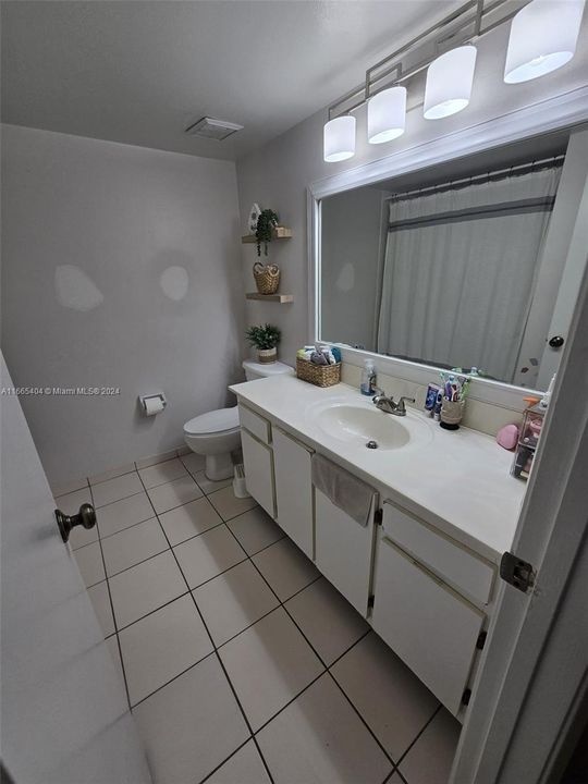 For Rent: $2,200 (2 beds, 2 baths, 1080 Square Feet)