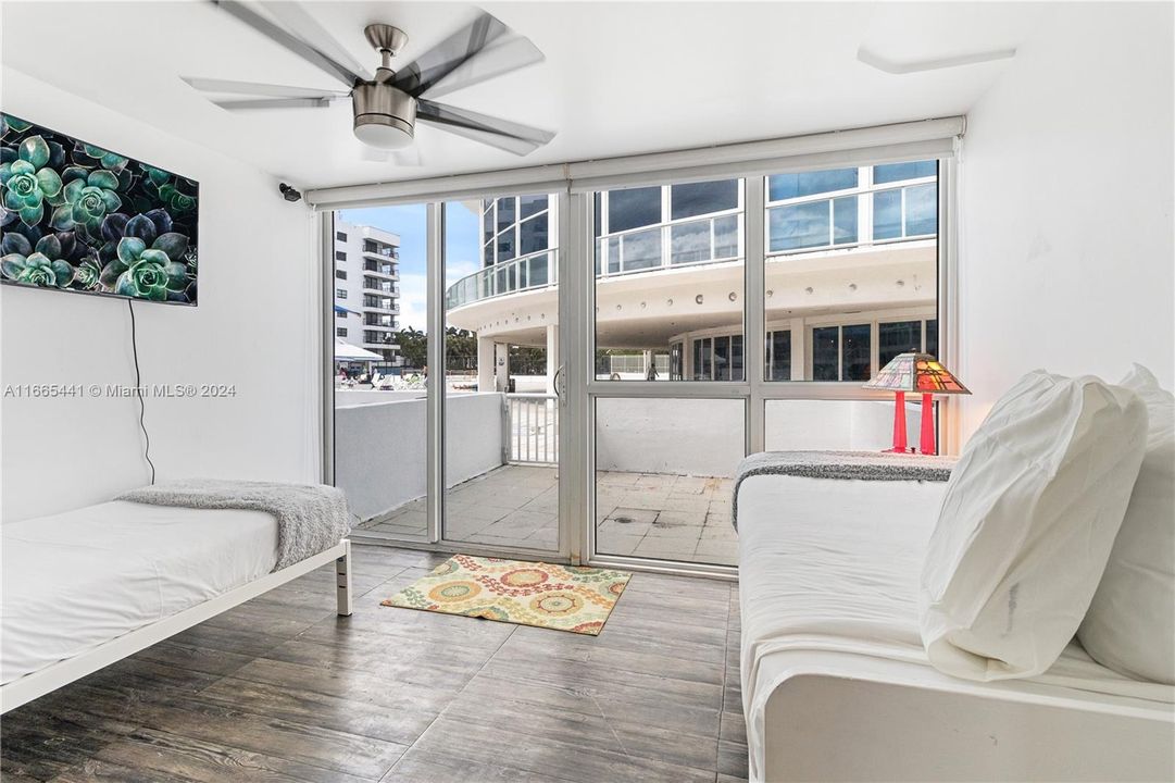 For Sale: $1,800,000 (2 beds, 2 baths, 640 Square Feet)