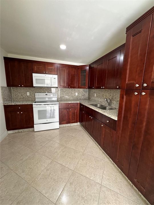 En Venta: $260,000 (2 camas, 1 baños, 1084 Pies cuadrados)