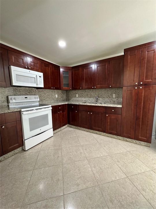 For Sale: $260,000 (2 beds, 1 baths, 1084 Square Feet)