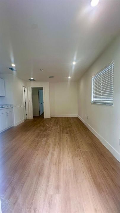 For Rent: $2,700 (2 beds, 1 baths, 1584 Square Feet)