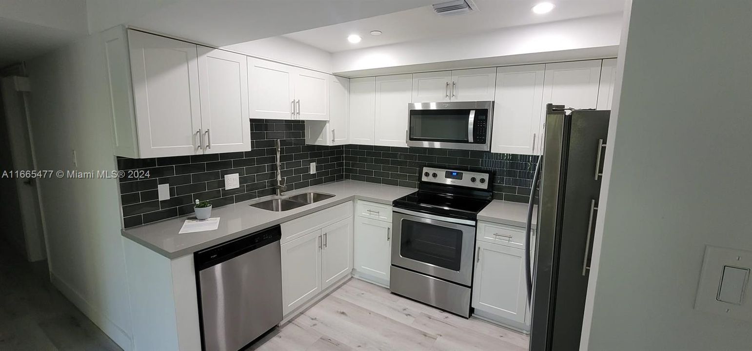 For Rent: $2,595 (3 beds, 2 baths, 1228 Square Feet)