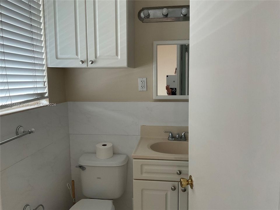 For Rent: $2,250 (1 beds, 1 baths, 800 Square Feet)