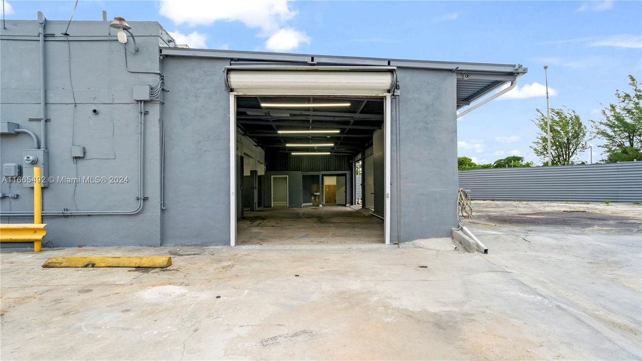 Side Bay entry way.