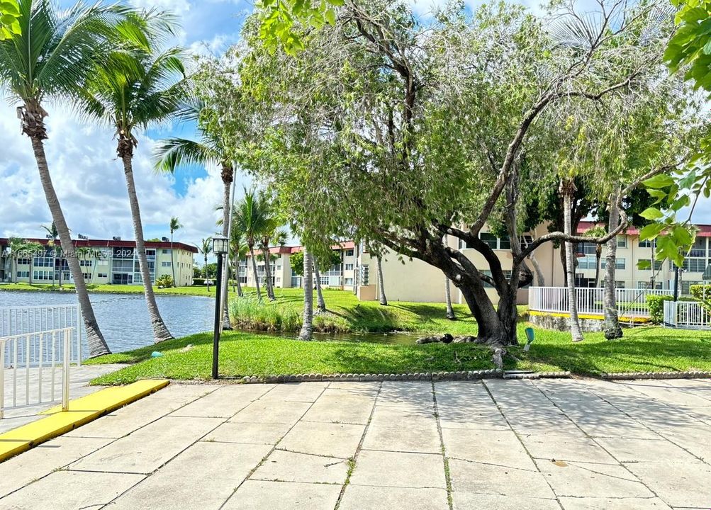 En Venta: $258,003 (2 camas, 2 baños, 1040 Pies cuadrados)