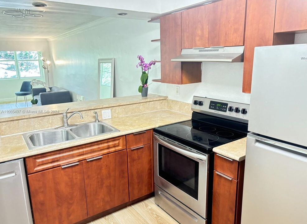 For Sale: $258,003 (2 beds, 2 baths, 1040 Square Feet)