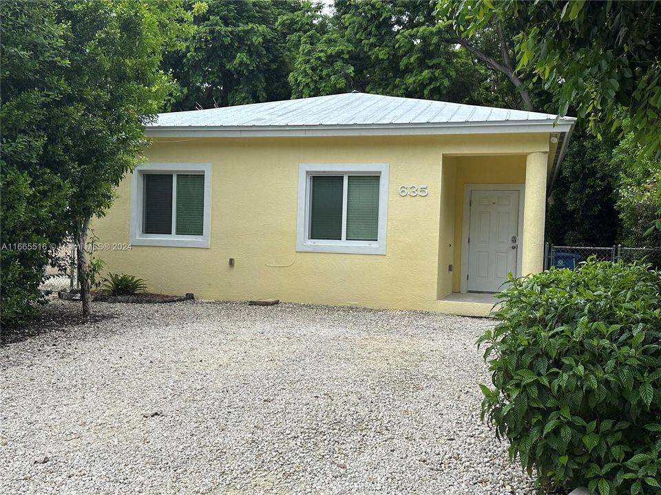 For Rent: $3,700 (3 beds, 2 baths, 1388 Square Feet)