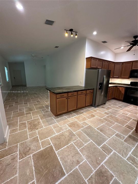 For Rent: $3,700 (3 beds, 2 baths, 1388 Square Feet)