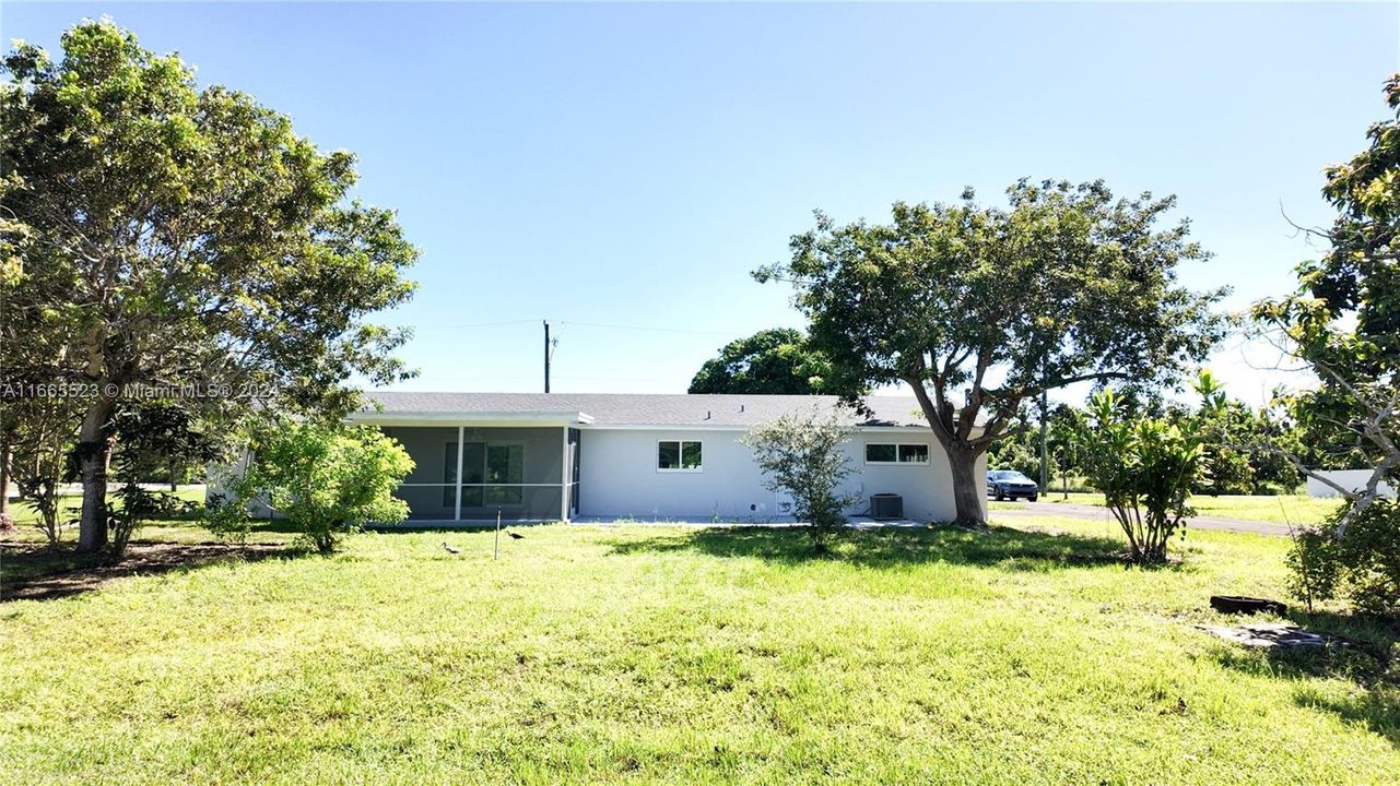 For Sale: $860,000 (3 beds, 2 baths, 1912 Square Feet)