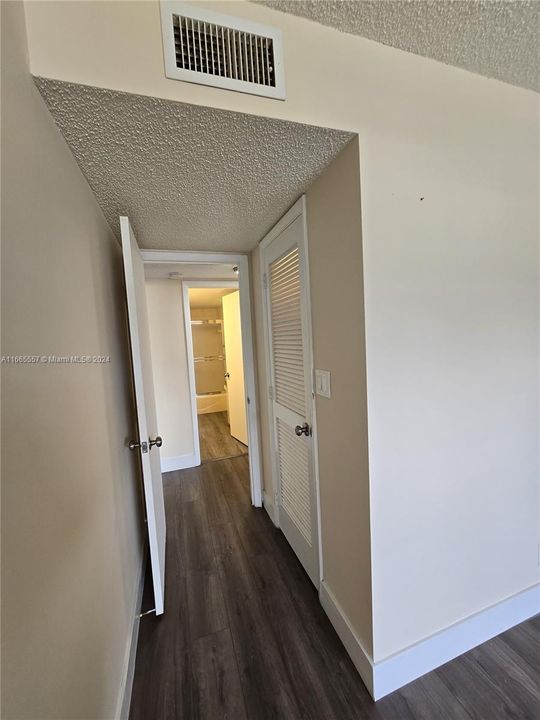 For Rent: $2,050 (2 beds, 2 baths, 1070 Square Feet)