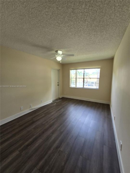 For Rent: $2,050 (2 beds, 2 baths, 1070 Square Feet)