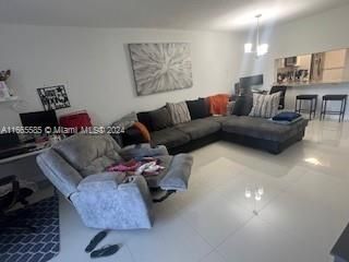 En Venta: $299,999 (2 camas, 2 baños, 958 Pies cuadrados)