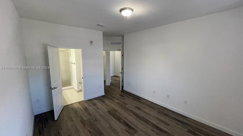 For Rent: $2,750 (3 beds, 2 baths, 1486 Square Feet)