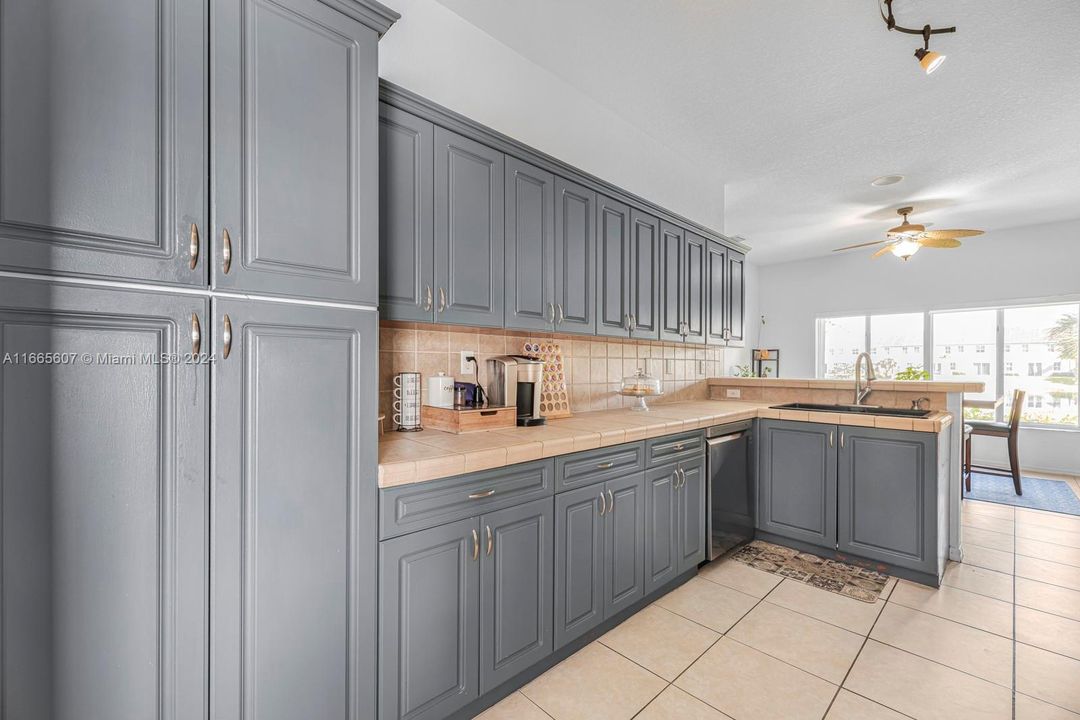 For Sale: $429,999 (3 beds, 2 baths, 1854 Square Feet)