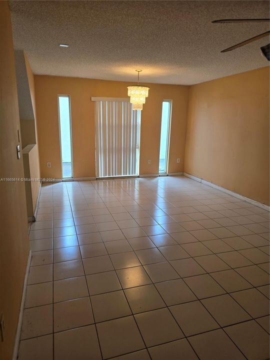 For Rent: $3,500 (3 beds, 2 baths, 2805 Square Feet)