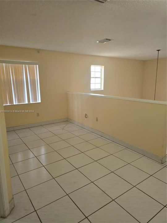 For Rent: $3,500 (3 beds, 2 baths, 2805 Square Feet)