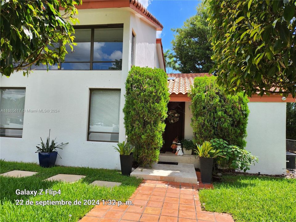 En Venta: $1,599,900 (3 camas, 2 baños, 2804 Pies cuadrados)