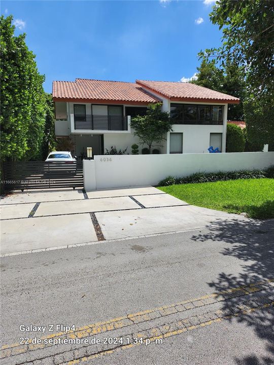 For Sale: $1,599,900 (3 beds, 2 baths, 2804 Square Feet)