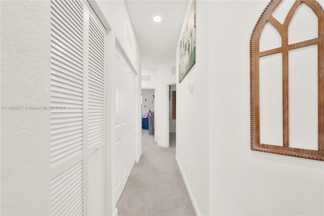 最近售出: $430,000 (3 贝兹, 3 浴室, 1870 平方英尺)