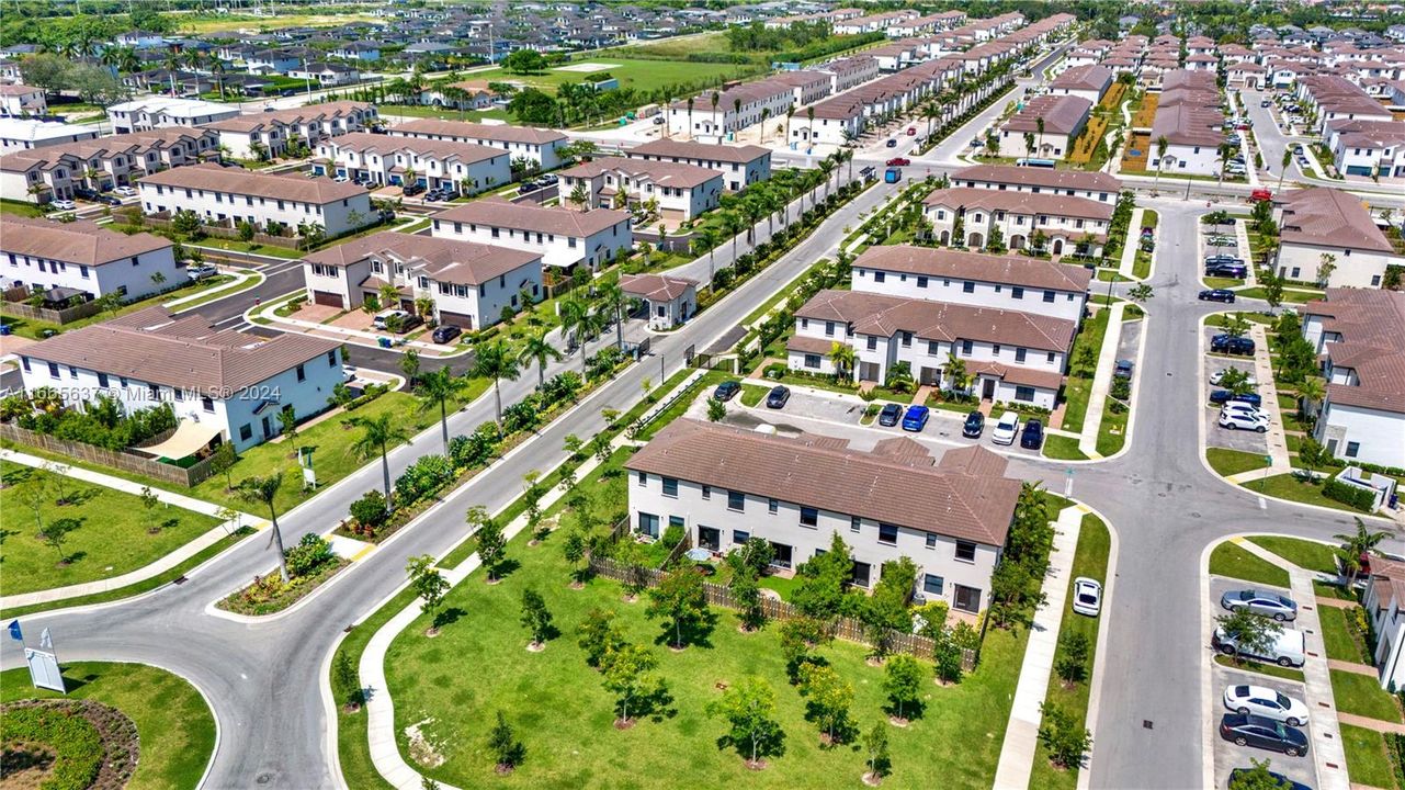 最近售出: $430,000 (3 贝兹, 3 浴室, 1870 平方英尺)