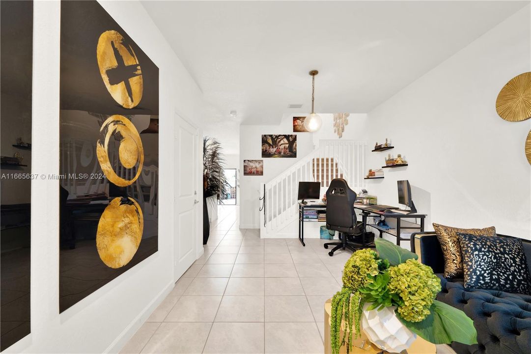 最近售出: $430,000 (3 贝兹, 3 浴室, 1870 平方英尺)