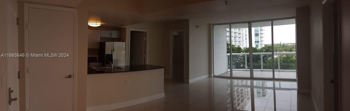 For Rent: $2,800 (2 beds, 2 baths, 948 Square Feet)