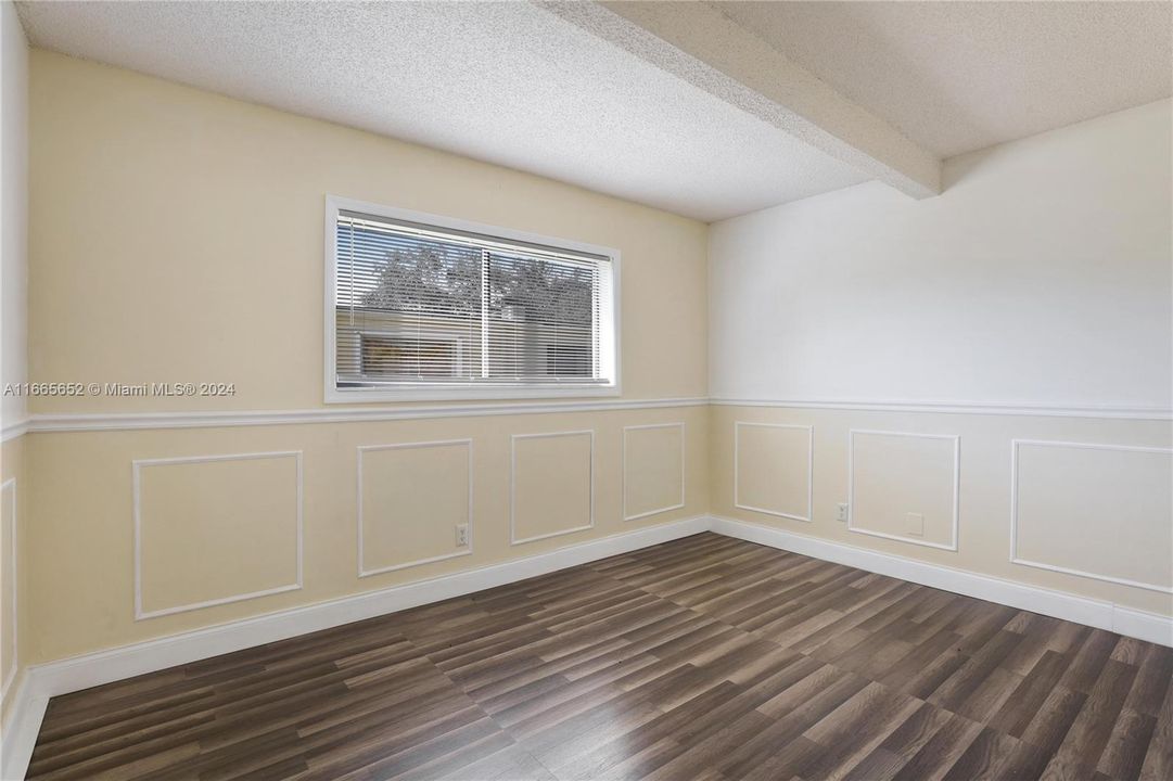 For Sale: $249,900 (2 beds, 2 baths, 905 Square Feet)