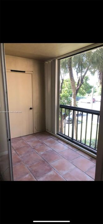 For Rent: $2,500 (2 beds, 2 baths, 936 Square Feet)