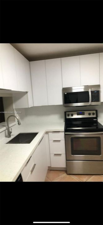 For Rent: $2,500 (2 beds, 2 baths, 936 Square Feet)