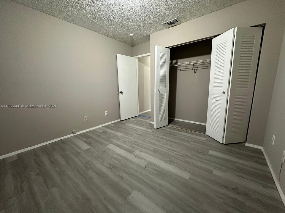 For Rent: $2,500 (3 beds, 2 baths, 1305 Square Feet)