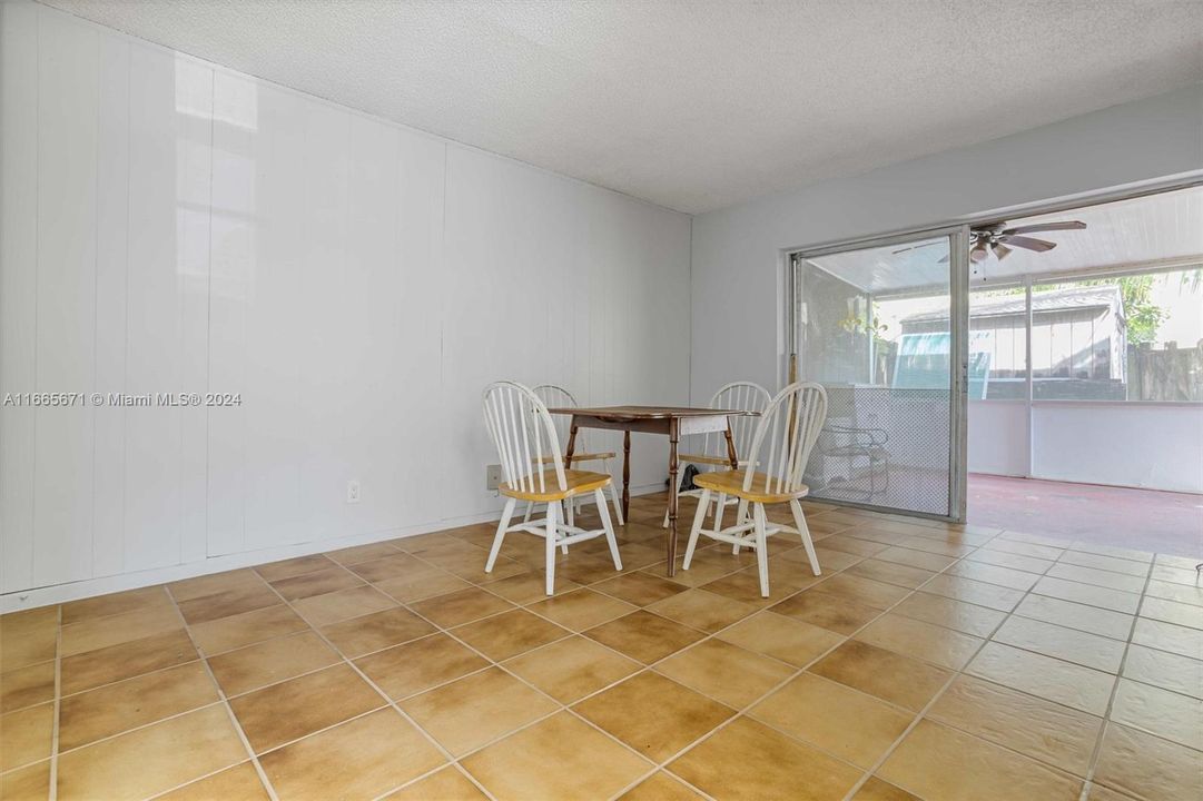 For Sale: $260,000 (4 beds, 2 baths, 1724 Square Feet)