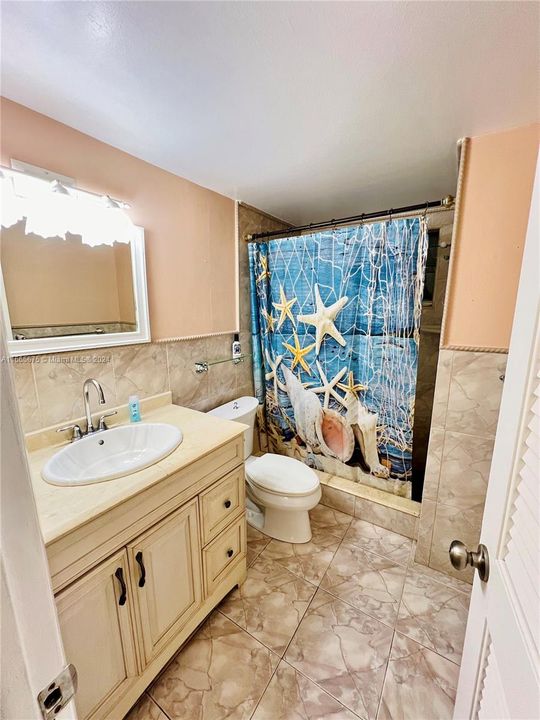 For Sale: $235,000 (2 beds, 2 baths, 1077 Square Feet)