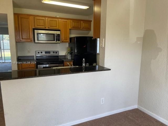 For Rent: $1,700 (1 beds, 1 baths, 704 Square Feet)