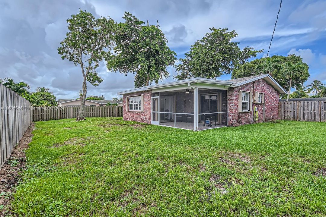 For Sale: $530,000 (3 beds, 2 baths, 1418 Square Feet)