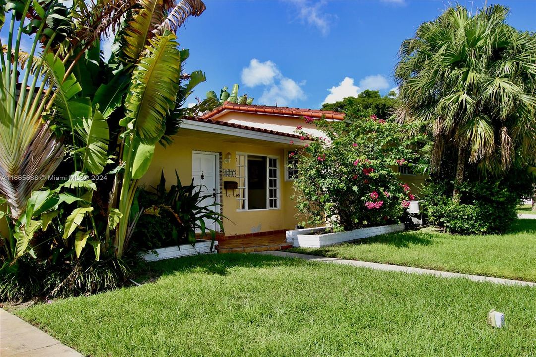 En Venta: $759,999 (4 camas, 2 baños, 1381 Pies cuadrados)