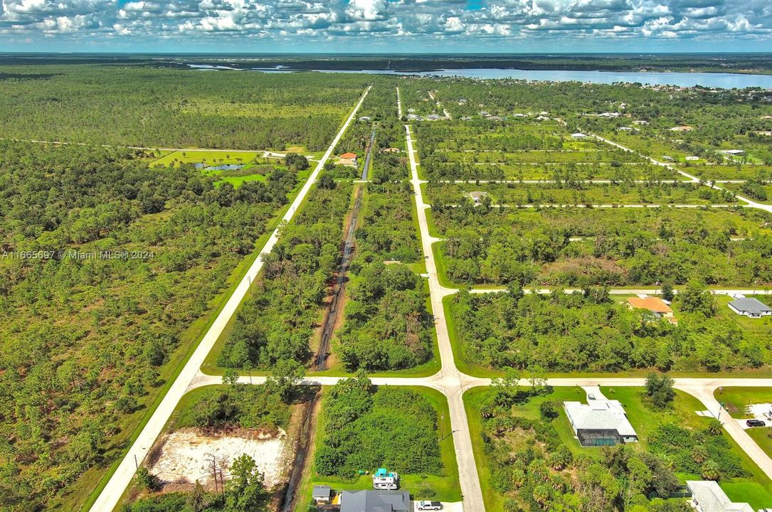 На продажу: $25,999 (0.23 acres)