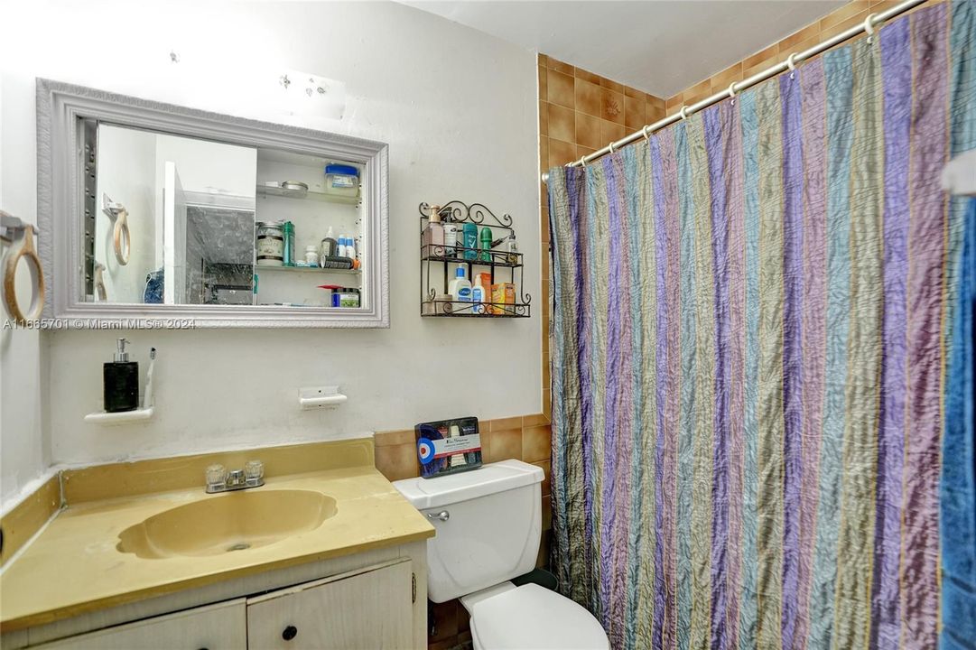 For Sale: $229,900 (2 beds, 2 baths, 900 Square Feet)