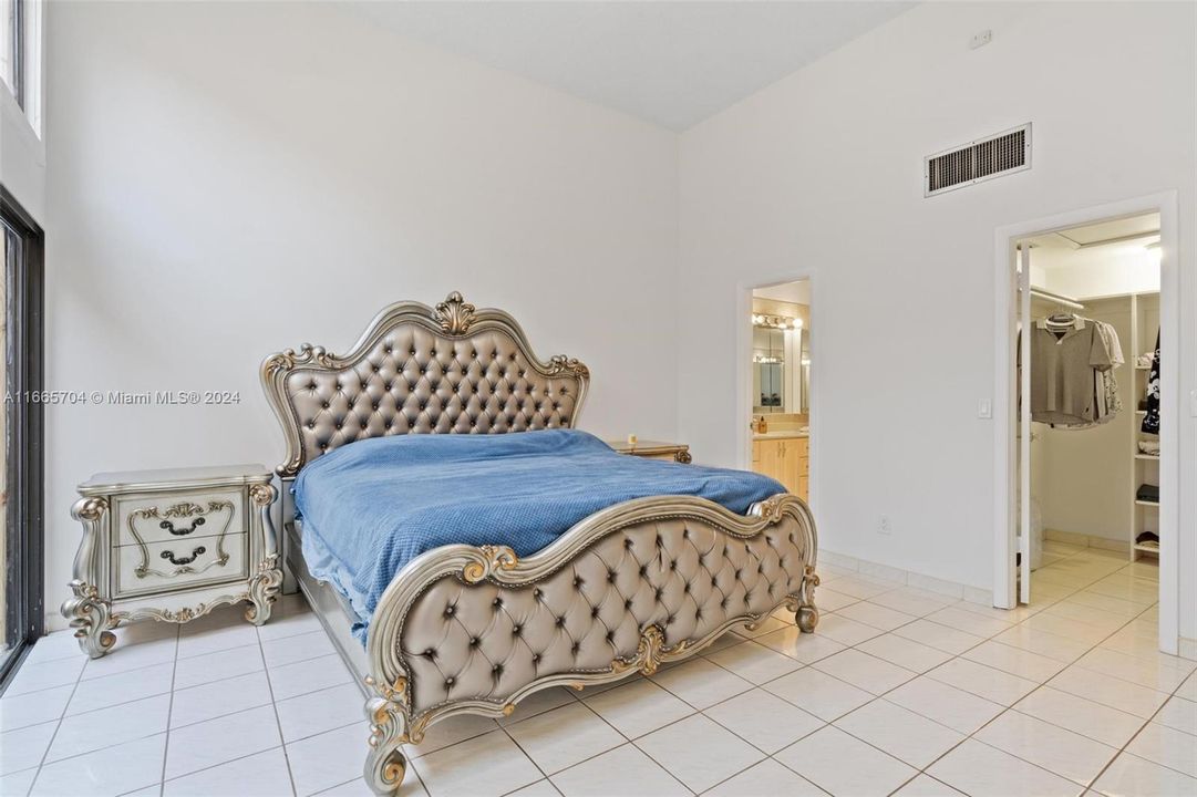 For Sale: $585,000 (2 beds, 2 baths, 1680 Square Feet)